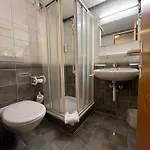 드라이 쾨니그 호텔 3*