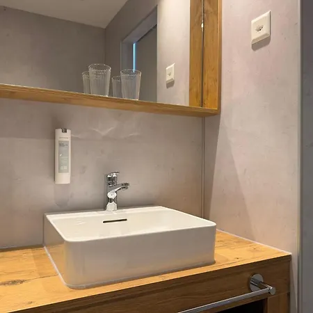 Drei Koenige מלון