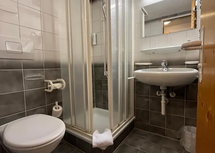 Drei Koenige Szálloda 3*